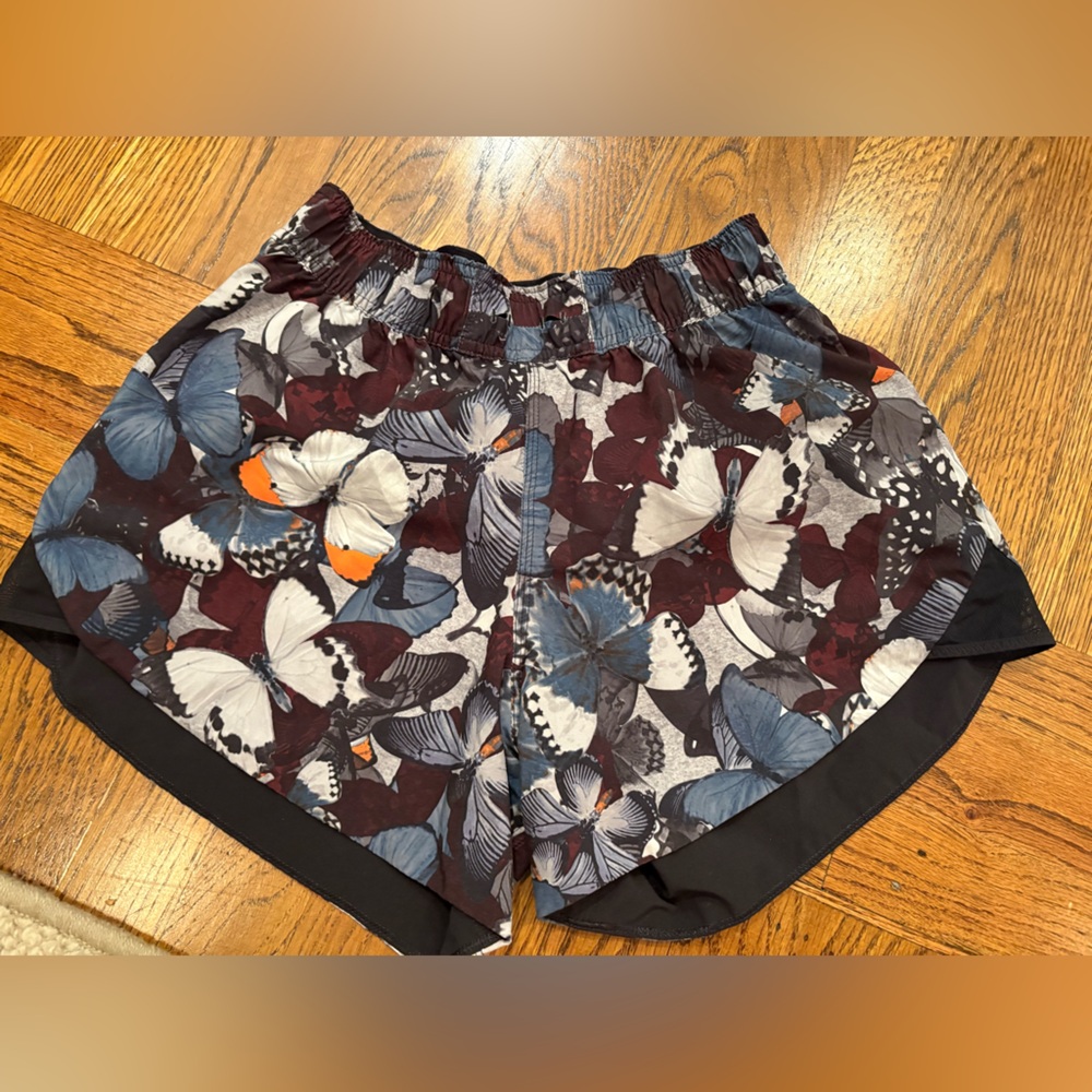 Lululemon butterfly reversible shorts 6